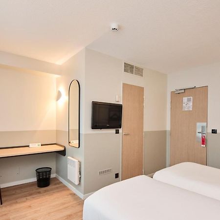 Ibis Styles Paris Poissy Hotel Bagian luar foto