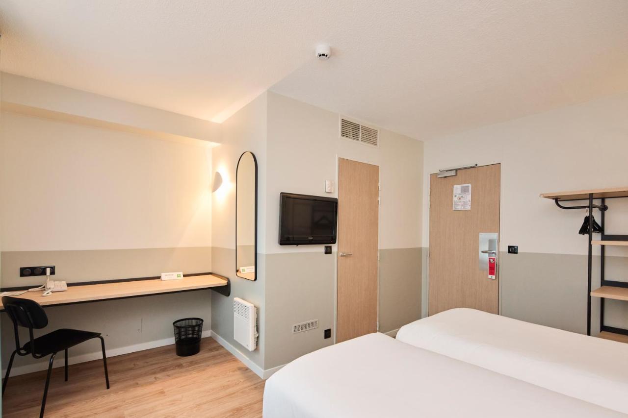 Ibis Styles Paris Poissy Hotel Bagian luar foto