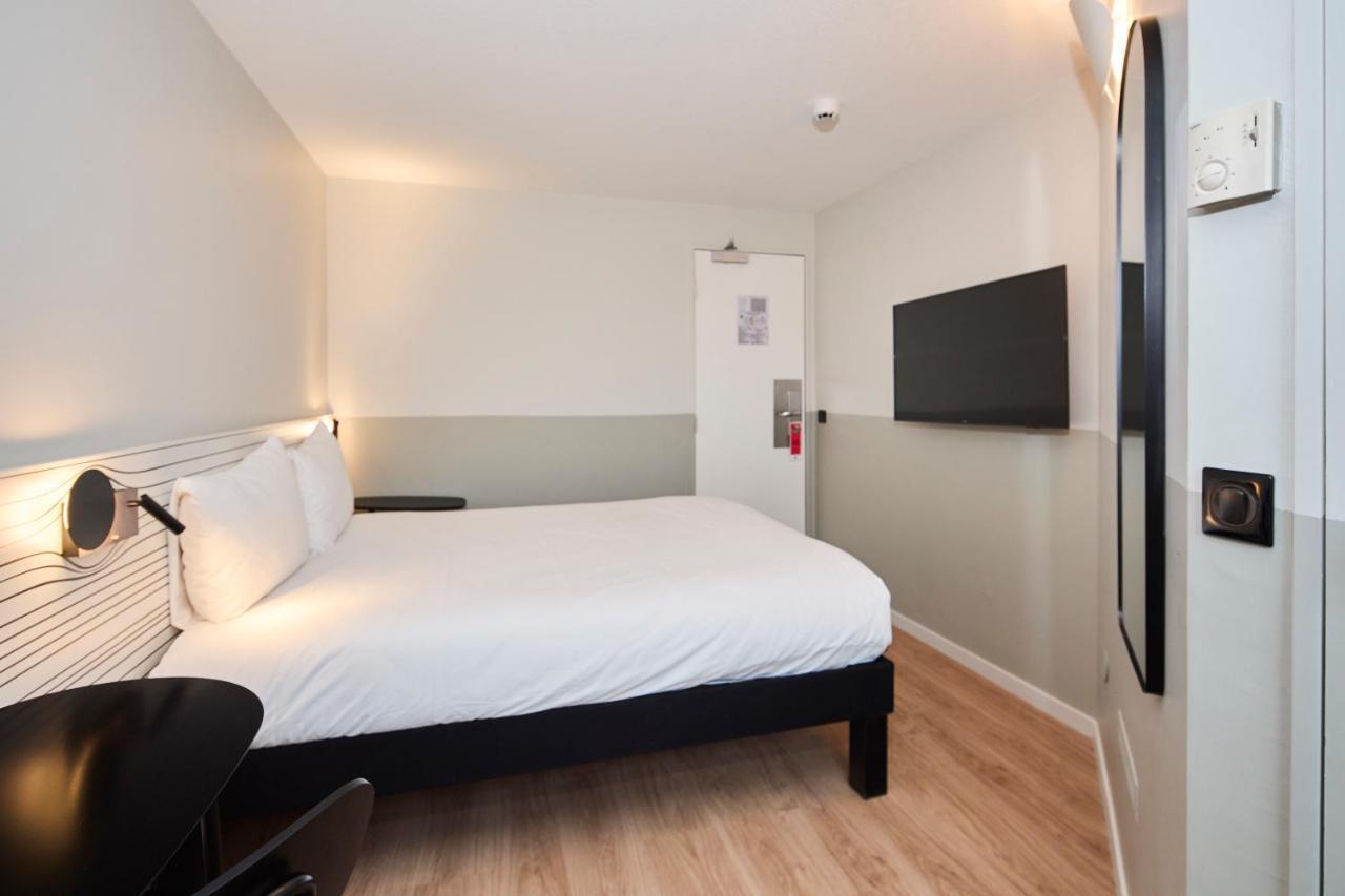 Ibis Styles Paris Poissy Hotel Bagian luar foto